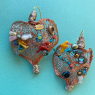 Boucles d'oreille Coeur en tressage de fils de cuivre et pierres et perles précieuses