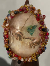 Load image into Gallery viewer, Bague avec détail de l&#39;oeuvre de la création de Adam de Michelange Buonarrotti
