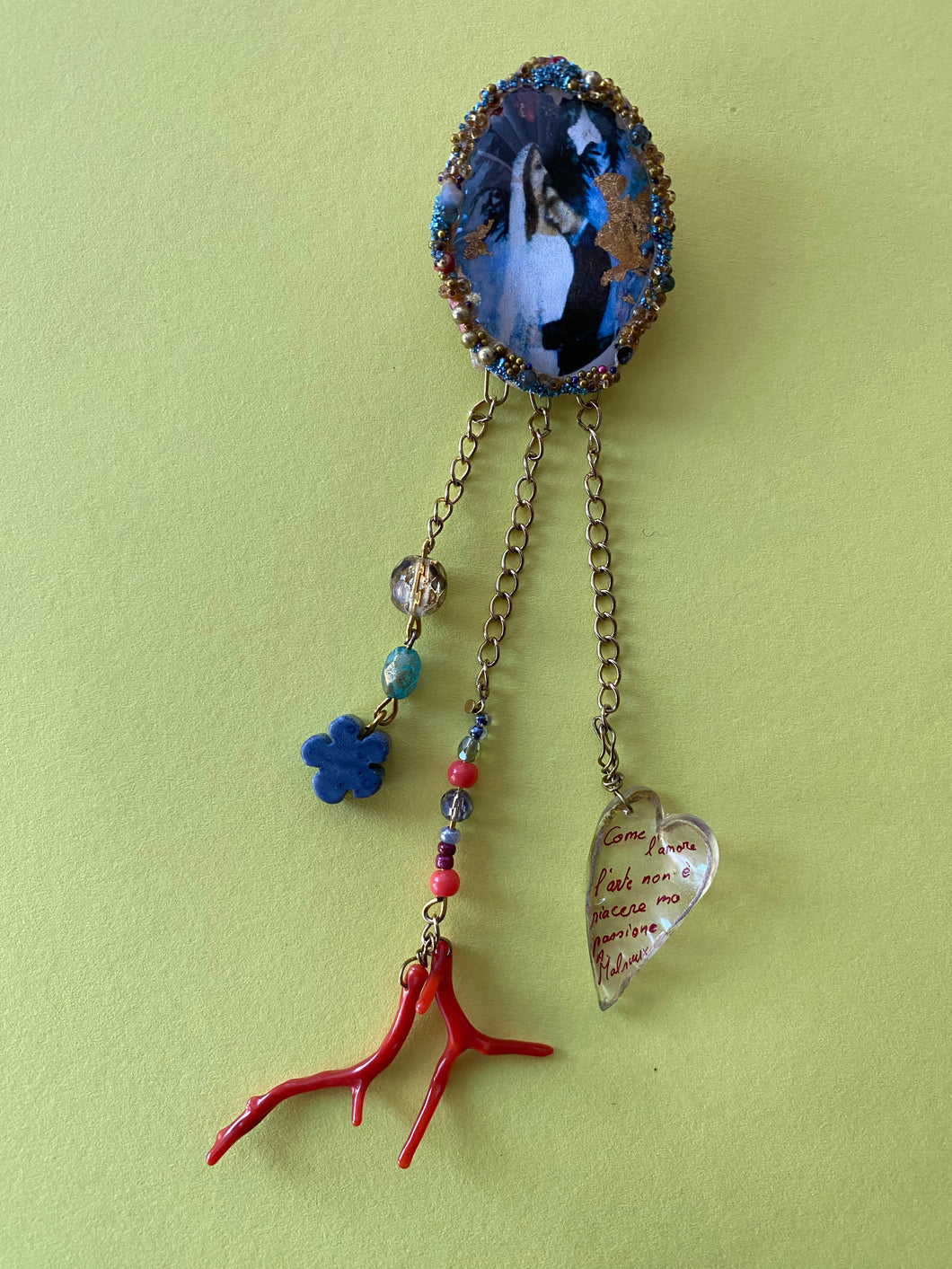 Broche avec image de tableau de Marc Chagall 