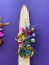Load image into Gallery viewer, Boucles d&#39;oreille &quot;POW&quot; multicolore
