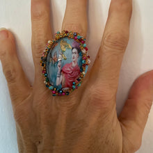 Load image into Gallery viewer, Ring with painting of Frida Kahlo
