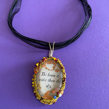 Carica l&#39;immagine nel visualizzatore di Gallery, Copy of Pendent with quote of Emily Dickinson
