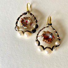 Carica l&#39;immagine nel visualizzatore di Gallery, Earrings with pearls and images of sacred heart
