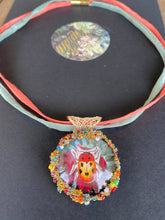 Load image into Gallery viewer, Necklace with pendent with beetle
