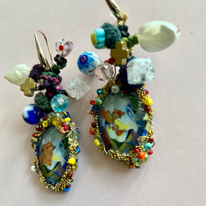 Boucles d'oreille pendentes avec image d'un tableau de Pablo Picasso